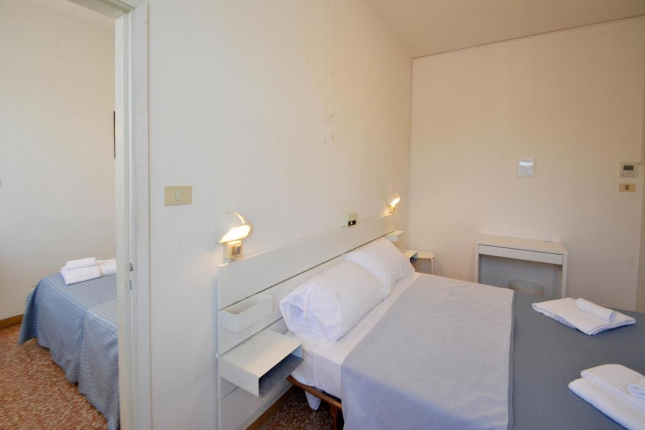 Hotel Maddalena Marina di Ravenna Extérieur photo
